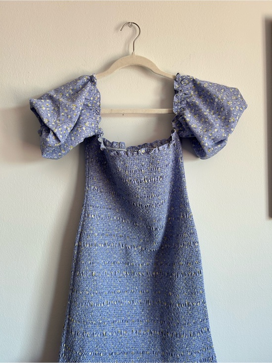 Forever 21 Dresses & Skirts - Forever 21 Puff-Sleeve Romantic Mini Dress. Prairie print. Body hugging